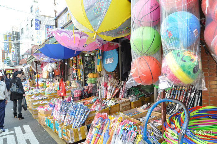 Belanja dan Makan di Dongdaemun, Korea - Panduan Perjalanan Mesra Muslim